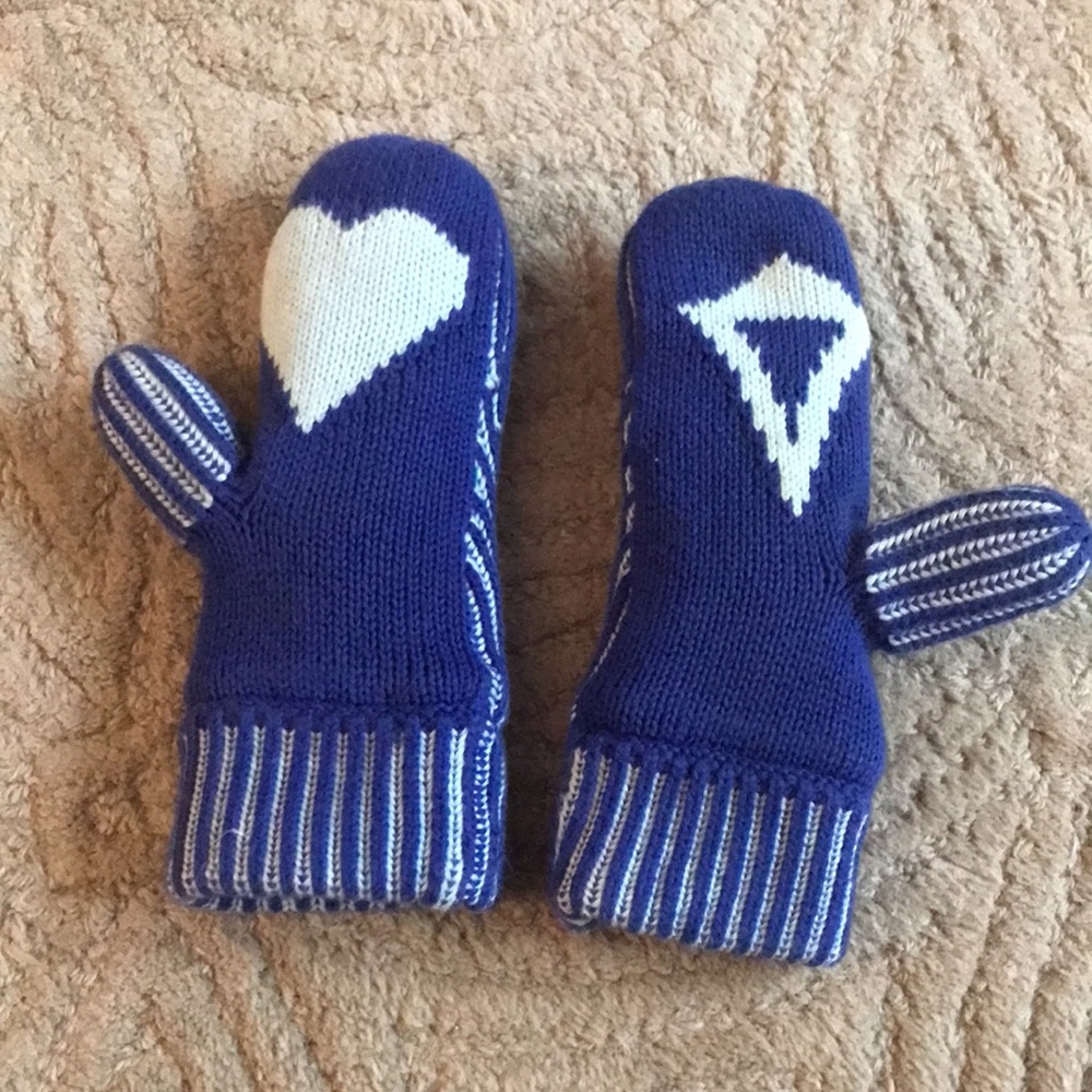 IVIVVA by Lululemon Girls XS/S Snow Salutation Fleece Backed Mittens